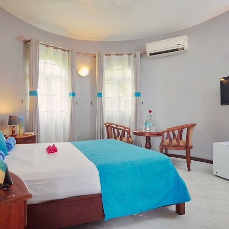 Gold Beach Resort Flic en Flac Bagian luar foto