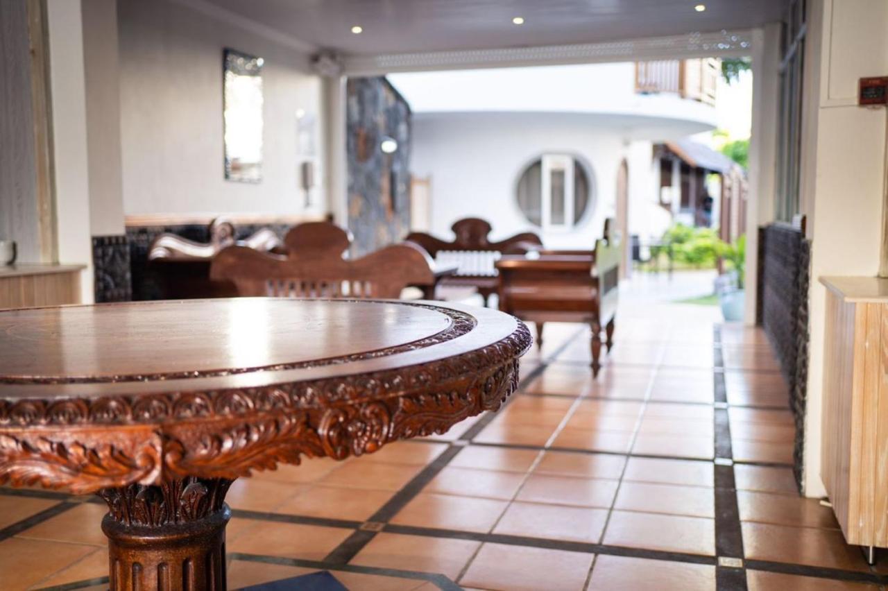 Gold Beach Resort Flic en Flac Bagian luar foto