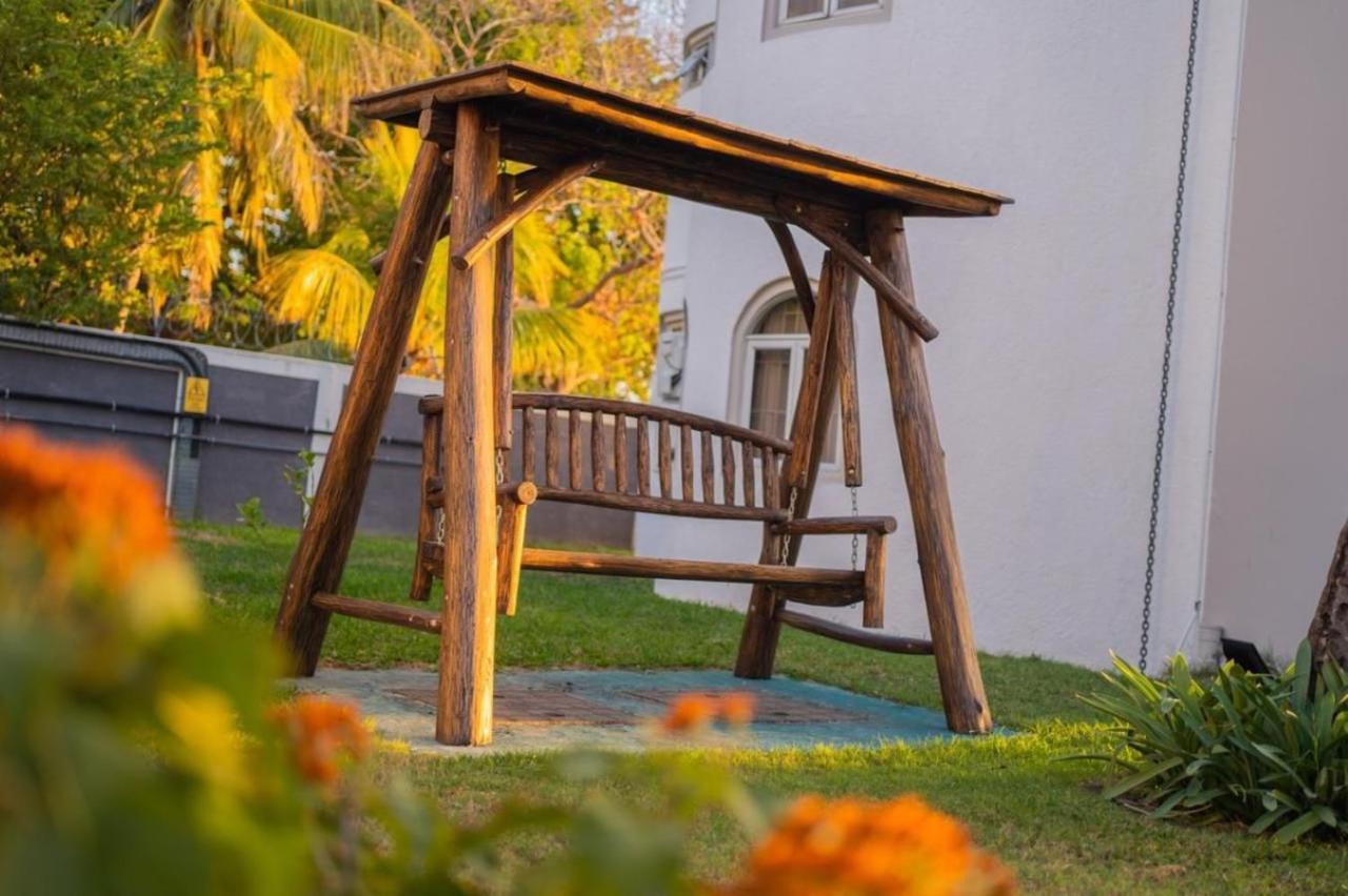 Gold Beach Resort Flic en Flac Bagian luar foto