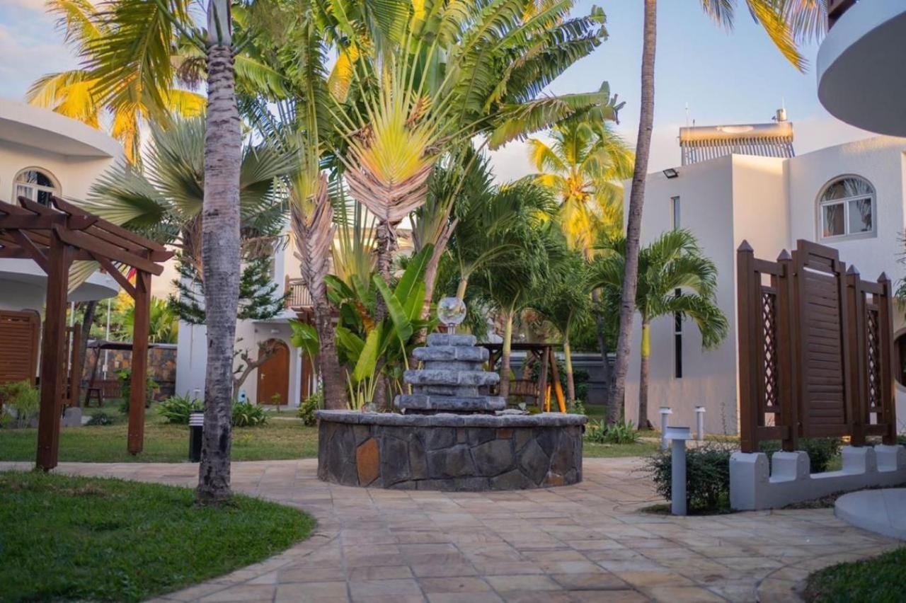 Gold Beach Resort Flic en Flac Bagian luar foto