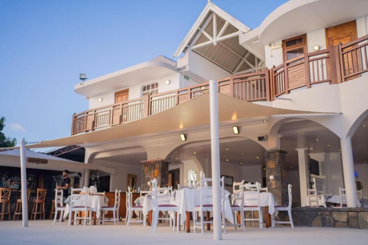 Gold Beach Resort Flic en Flac Bagian luar foto