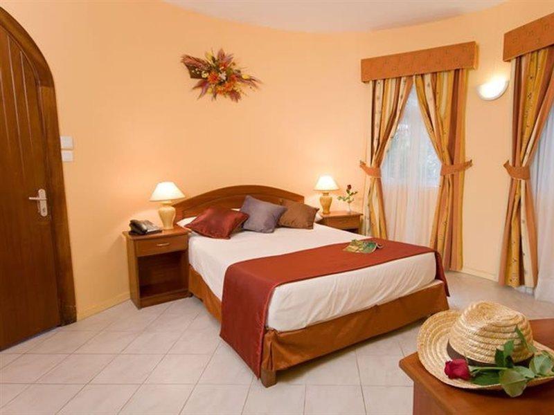 Gold Beach Resort Flic en Flac Bagian luar foto
