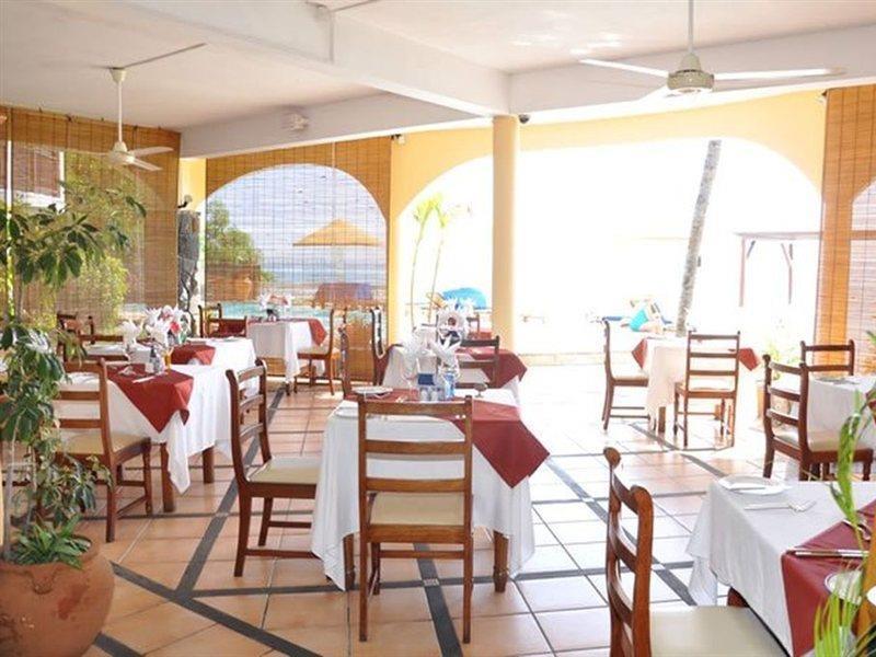 Gold Beach Resort Flic en Flac Bagian luar foto