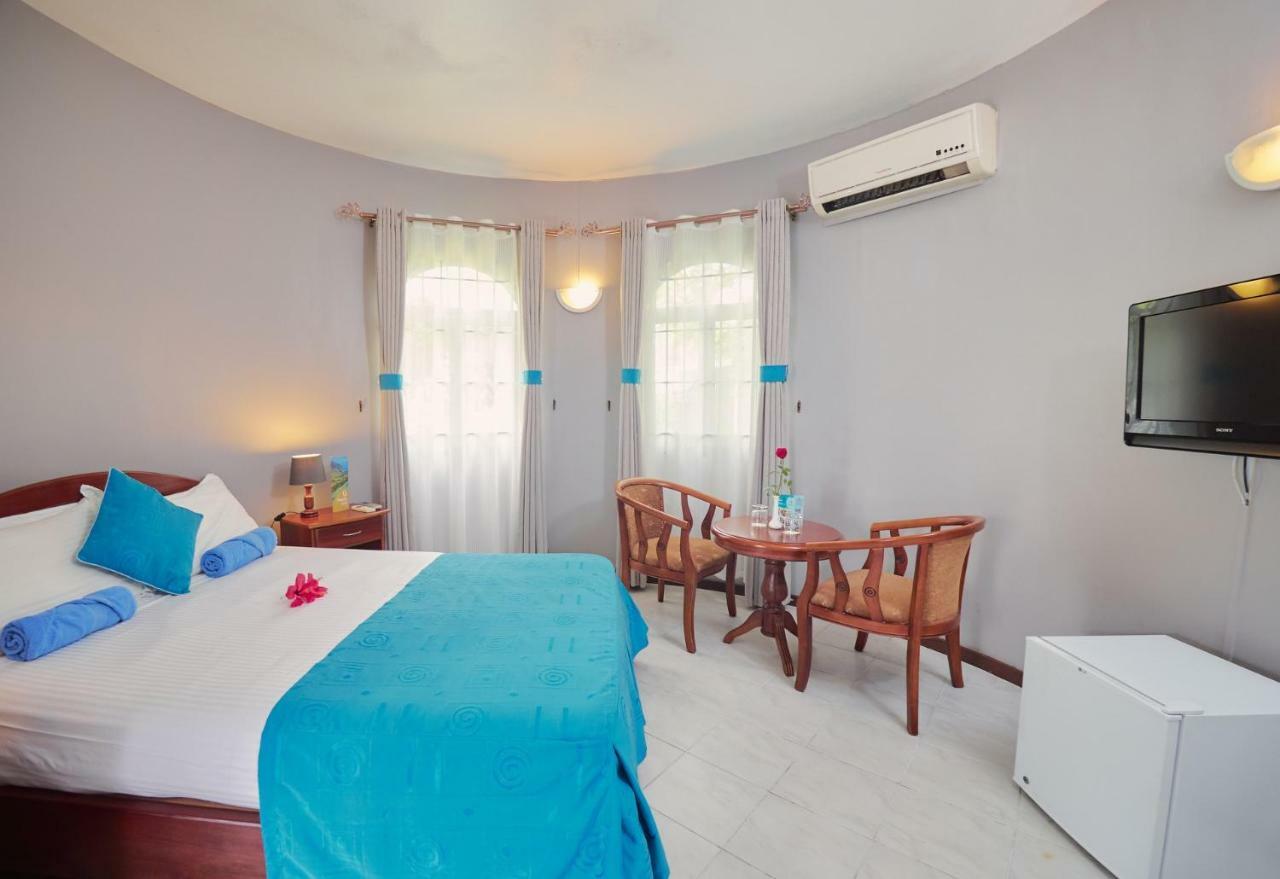 Gold Beach Resort Flic en Flac Bagian luar foto