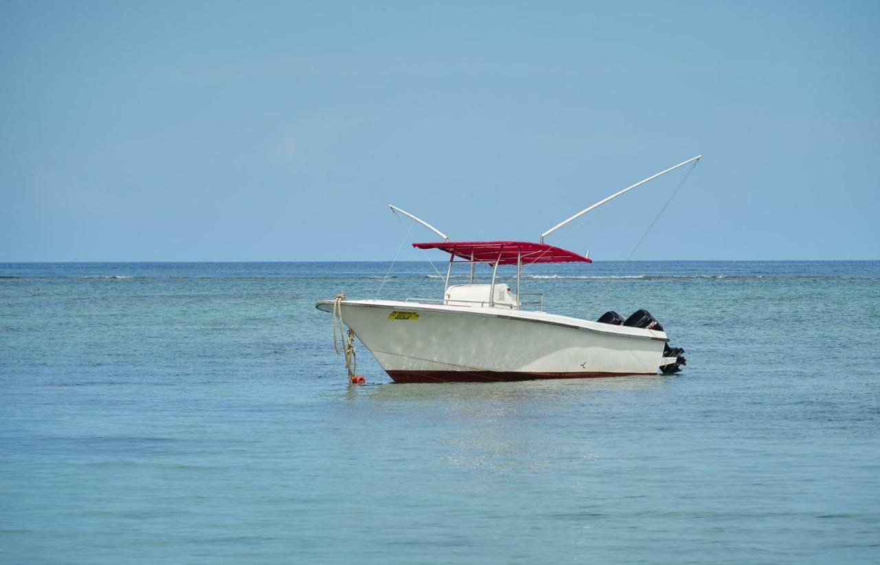 Gold Beach Resort Flic en Flac Bagian luar foto